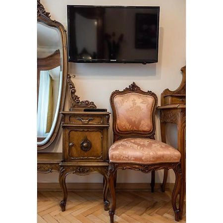 Downtown Antique Apartment وارسو المظهر الخارجي الصورة