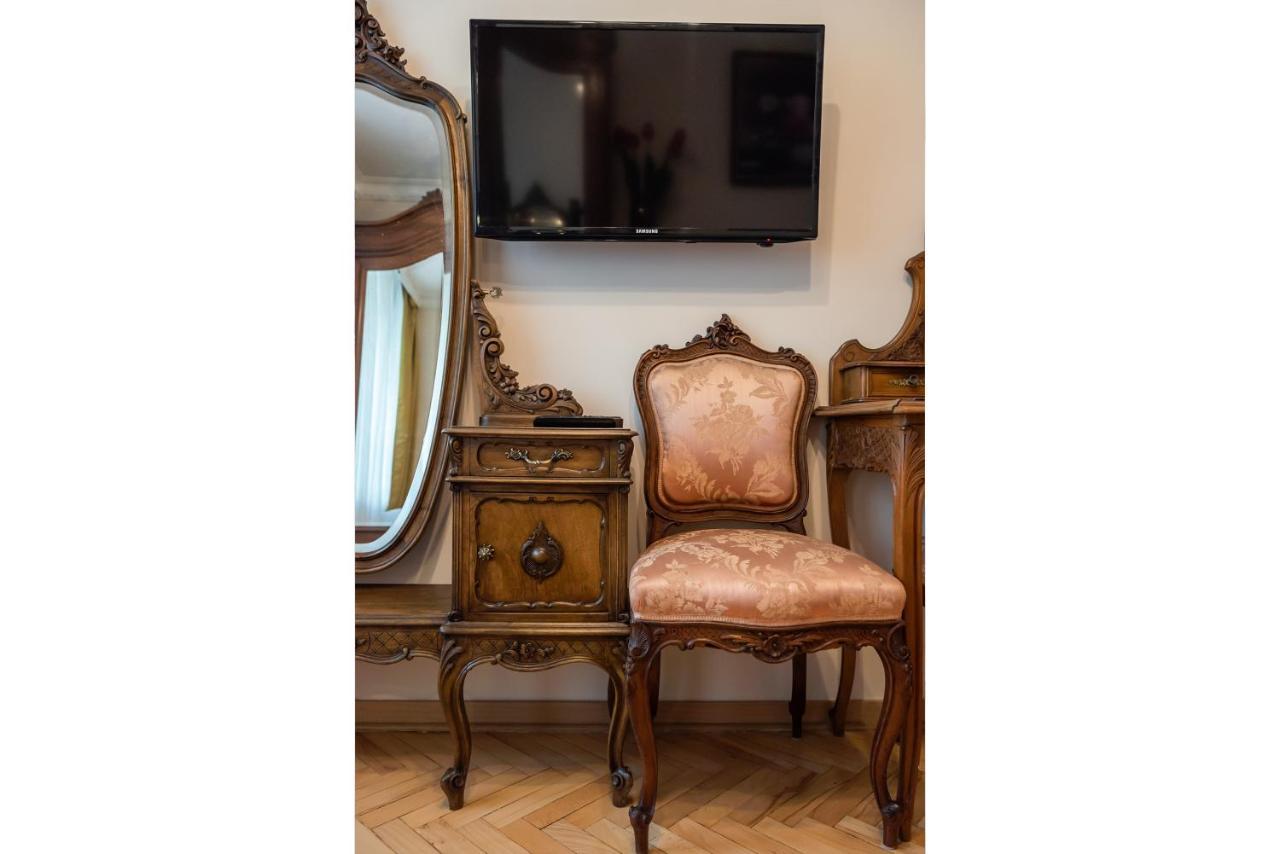 Downtown Antique Apartment وارسو المظهر الخارجي الصورة