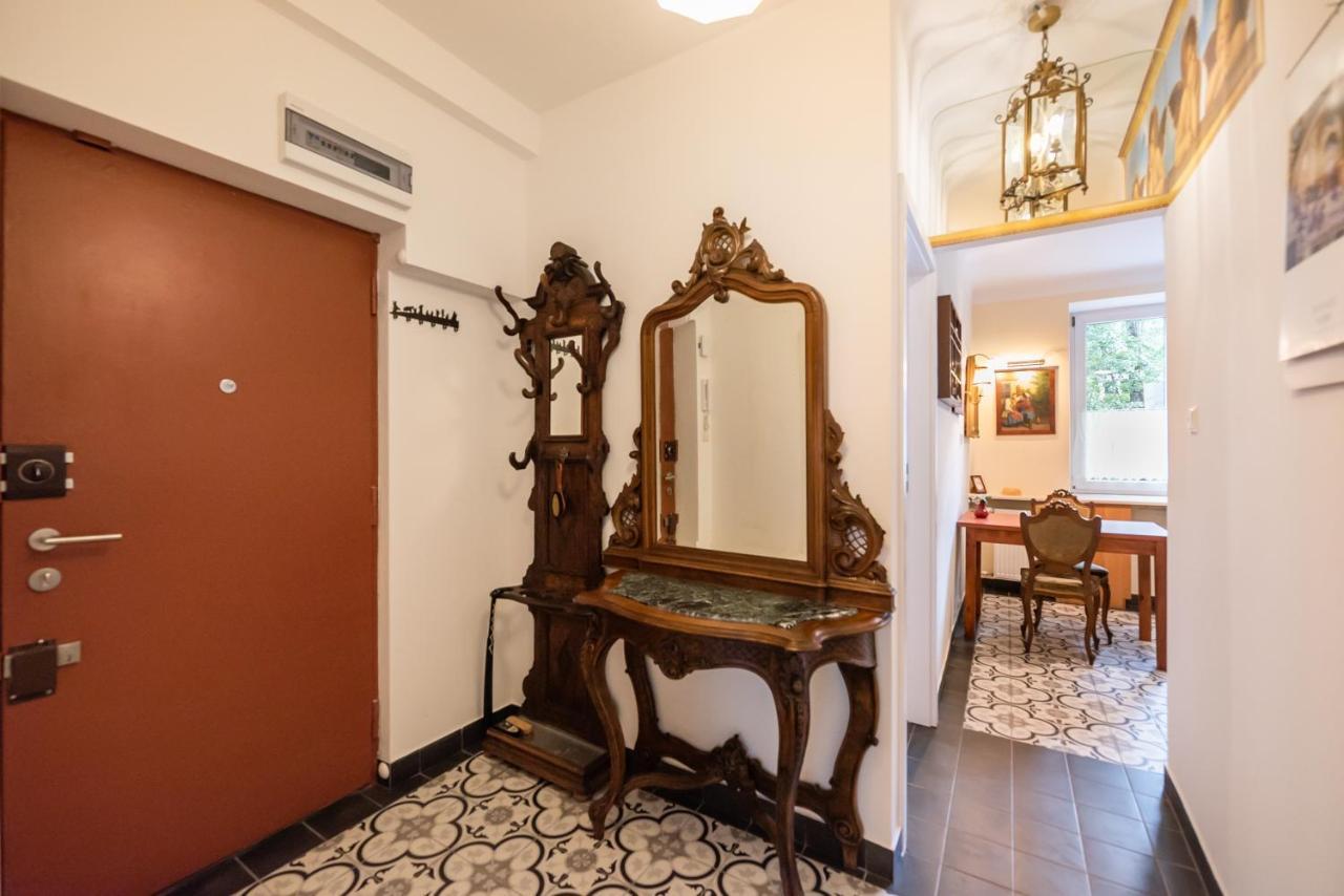 Downtown Antique Apartment وارسو المظهر الخارجي الصورة