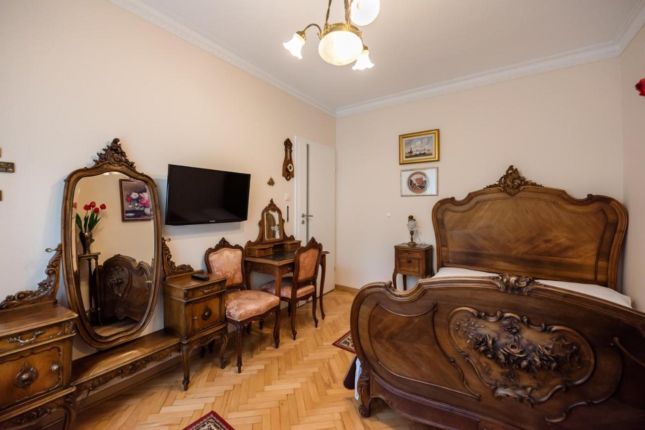Downtown Antique Apartment وارسو المظهر الخارجي الصورة