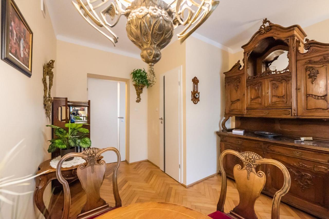 Downtown Antique Apartment وارسو المظهر الخارجي الصورة