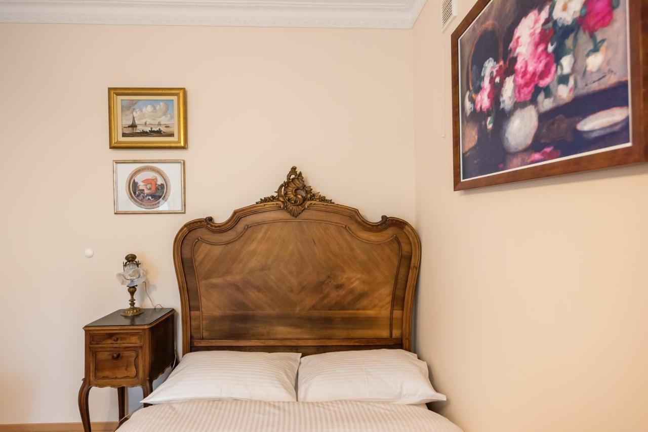 Downtown Antique Apartment وارسو المظهر الخارجي الصورة