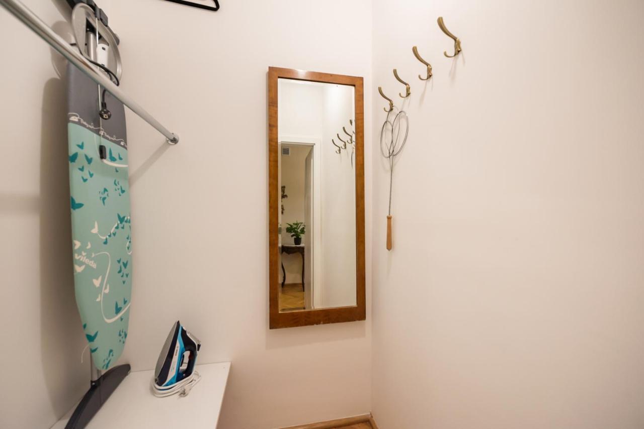 Downtown Antique Apartment وارسو المظهر الخارجي الصورة